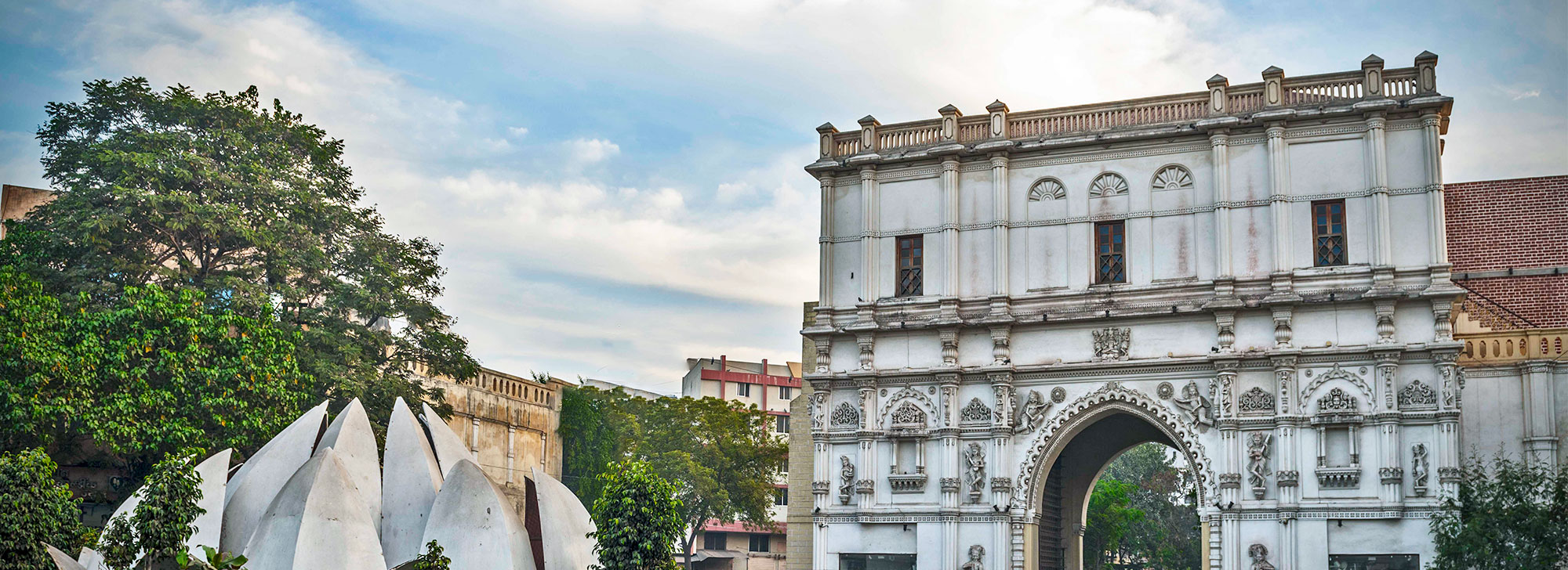 Khambaliya Gate