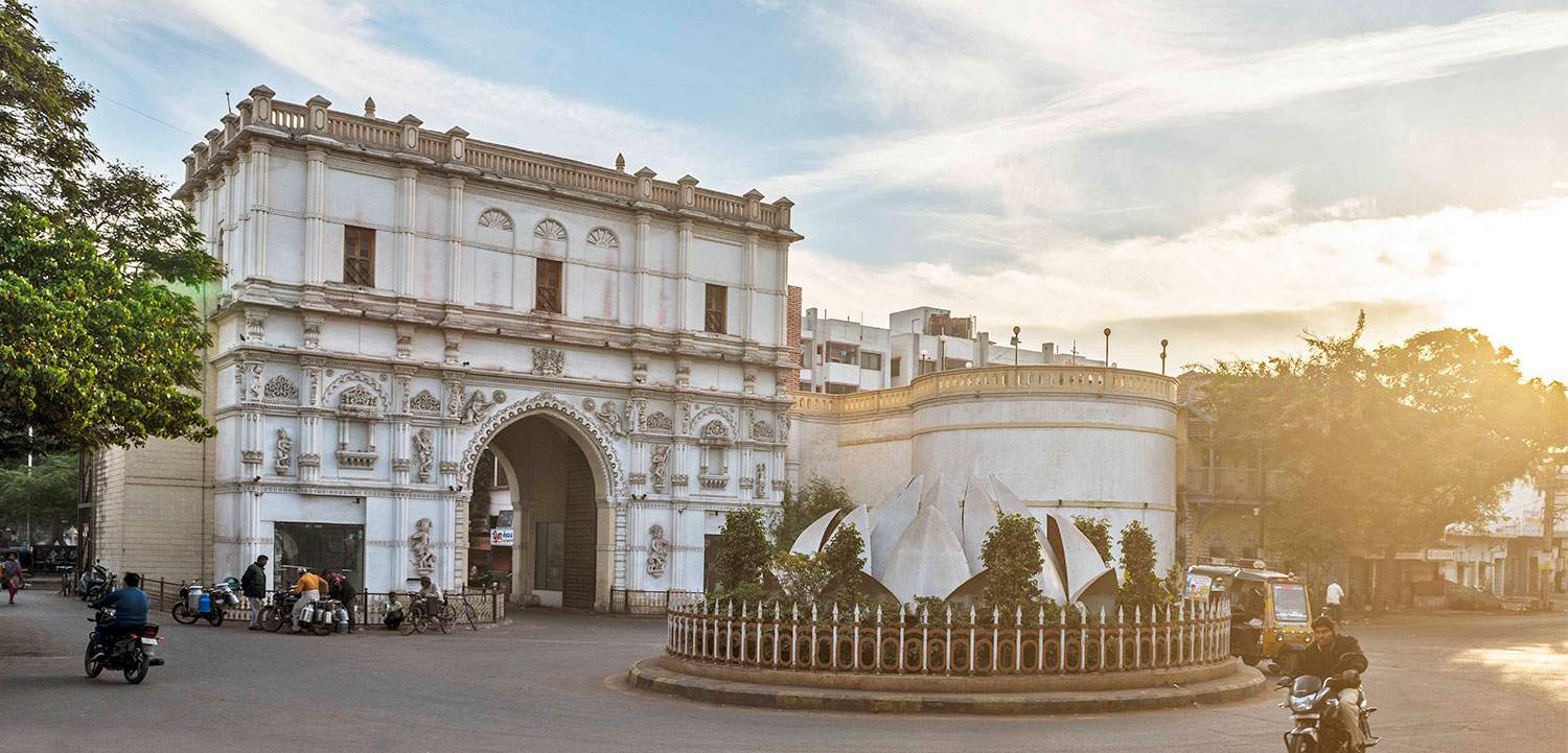 Khambaliya Gate