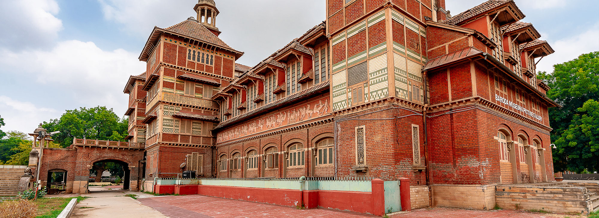 Baroda Museum And Picture Gallery