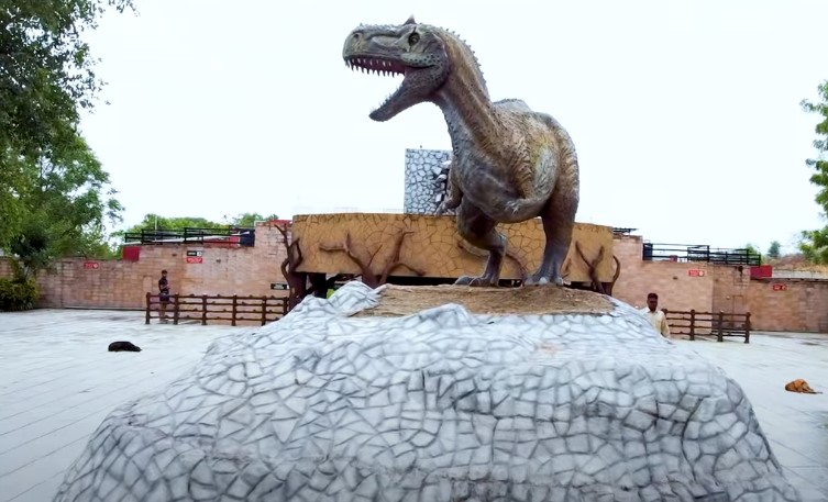 Balasinor Dinosaur Museum - Enter into the World of Dinosaurs